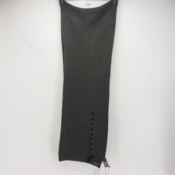 Vince Camuto | NWT Knit Scarf | Gray/Black - Picture 2 of 8